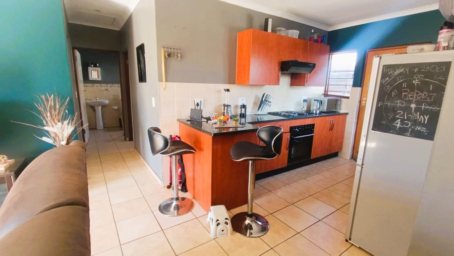 2 Bedroom Property for Sale in The Reeds Gauteng