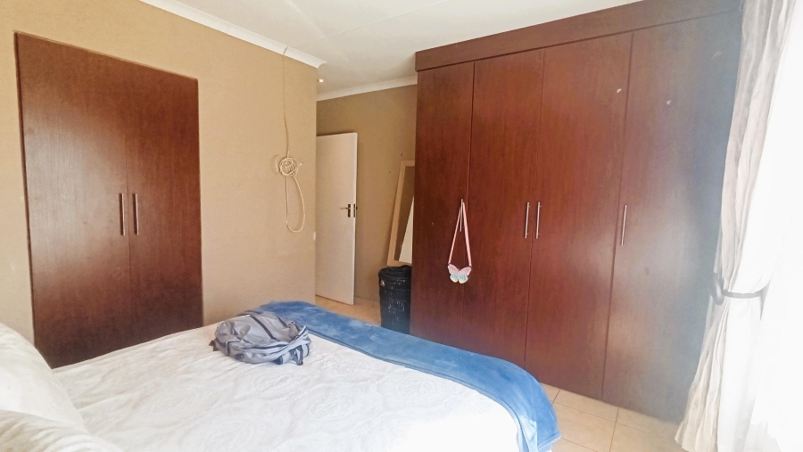 2 Bedroom Property for Sale in The Reeds Gauteng