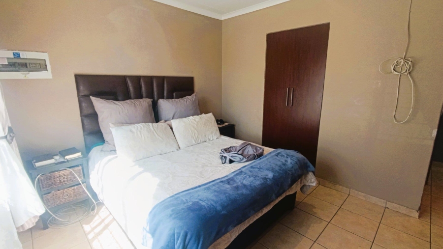 2 Bedroom Property for Sale in The Reeds Gauteng
