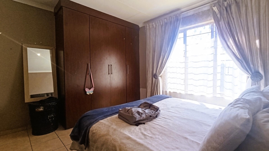 2 Bedroom Property for Sale in The Reeds Gauteng