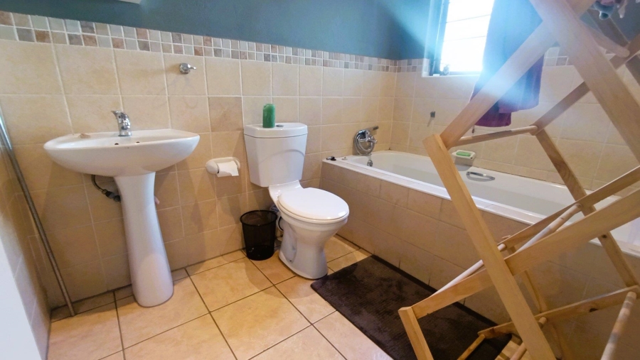 2 Bedroom Property for Sale in The Reeds Gauteng
