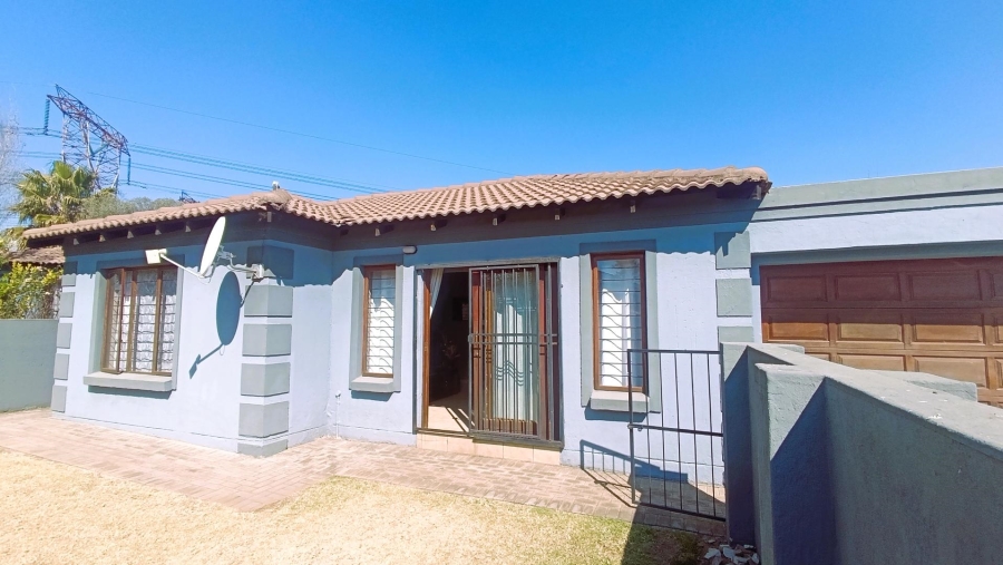 2 Bedroom Property for Sale in The Reeds Gauteng