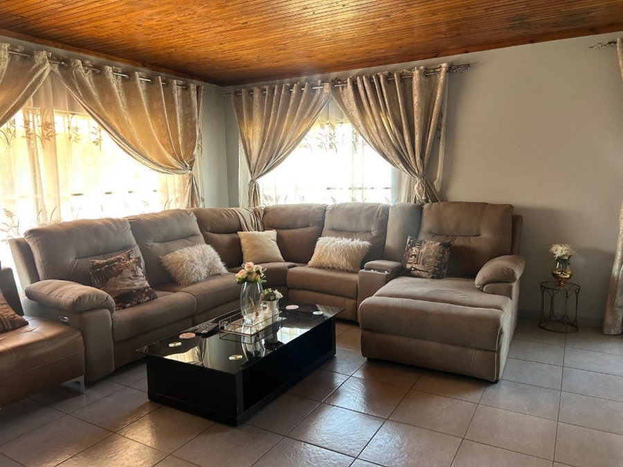 4 Bedroom Property for Sale in Booysens Gauteng