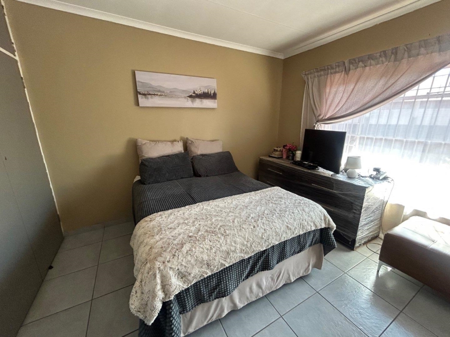 4 Bedroom Property for Sale in Booysens Gauteng