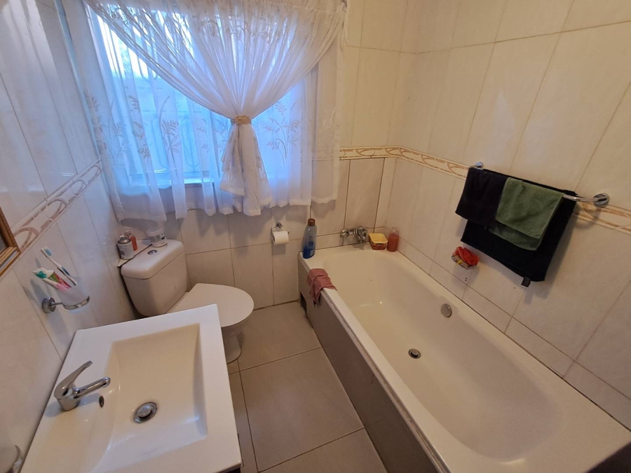 4 Bedroom Property for Sale in Tembisa Gauteng
