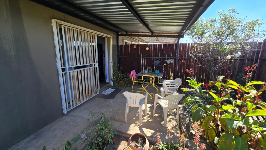 To Let 2 Bedroom Property for Rent in Monavoni A H Gauteng