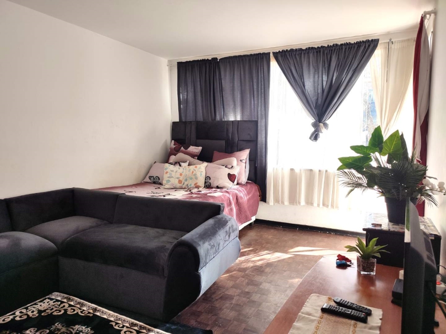 1 Bedroom Property for Sale in Windsor Gauteng
