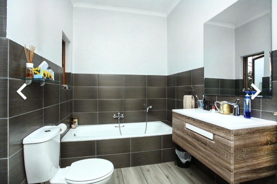 1 Bedroom Property for Sale in Silvamonte Gauteng