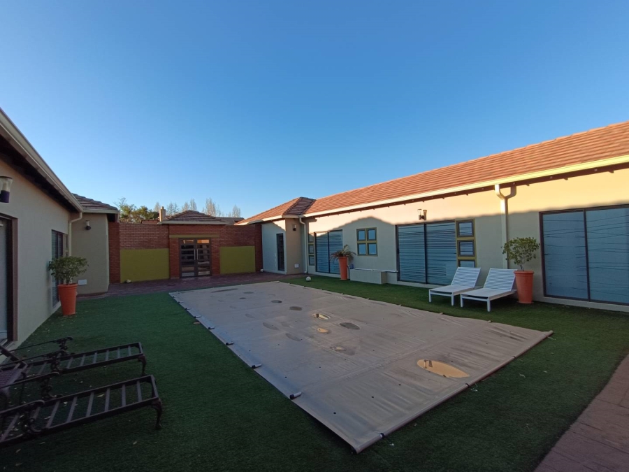 5 Bedroom Property for Sale in Midstream Estate Gauteng