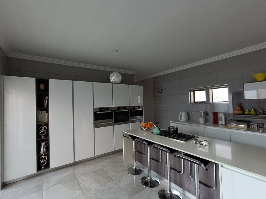 5 Bedroom Property for Sale in Midstream Estate Gauteng