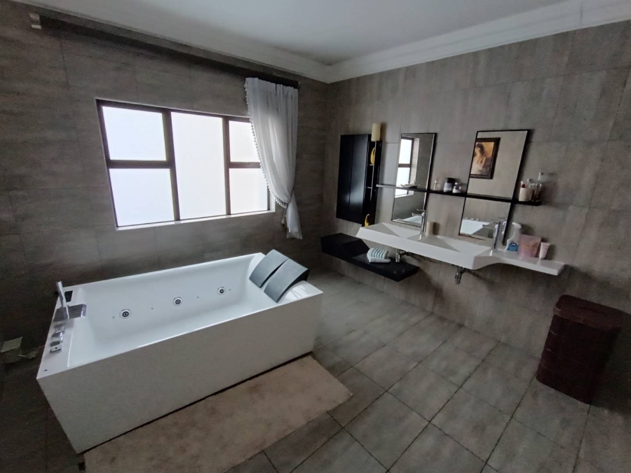 5 Bedroom Property for Sale in Midstream Estate Gauteng