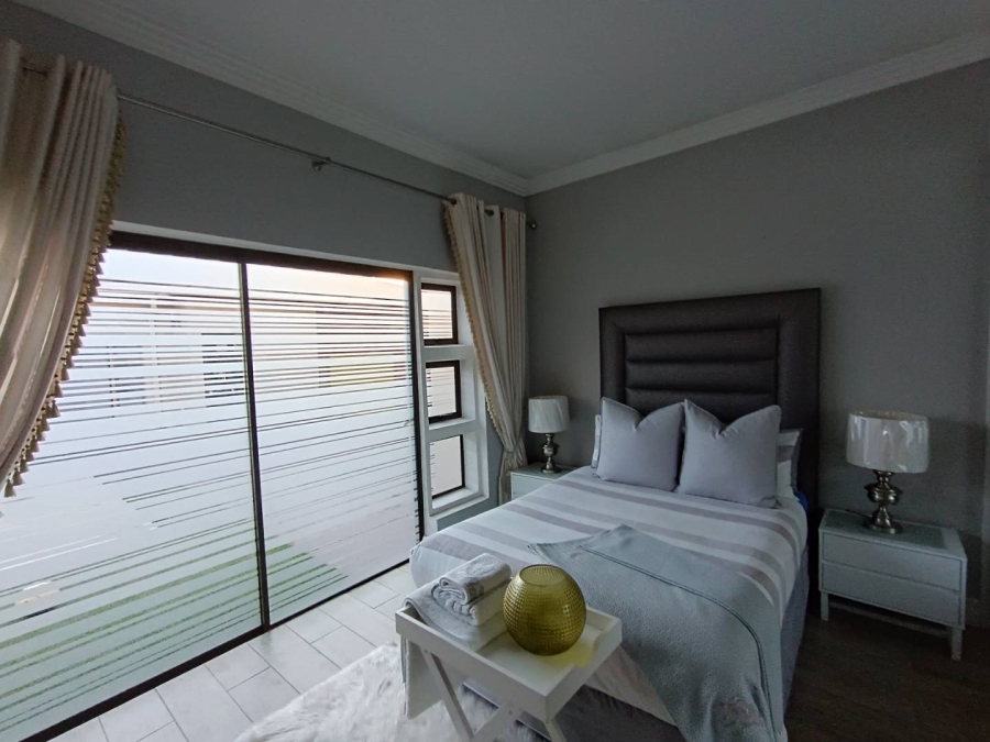5 Bedroom Property for Sale in Midstream Estate Gauteng