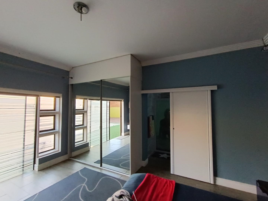5 Bedroom Property for Sale in Midstream Estate Gauteng