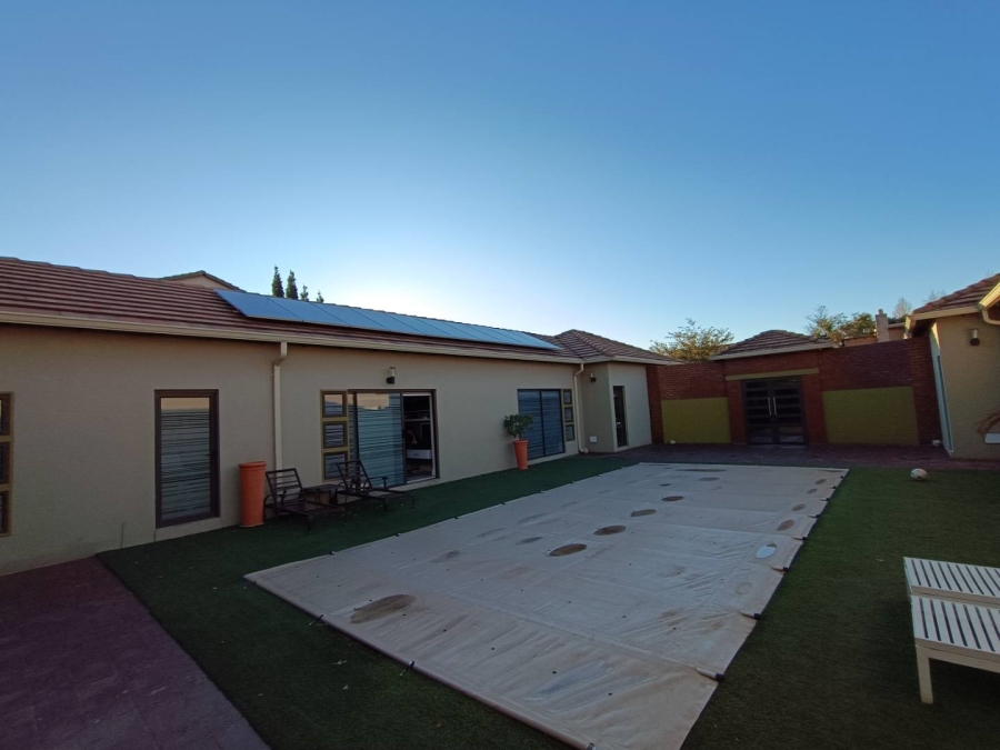 5 Bedroom Property for Sale in Midstream Estate Gauteng