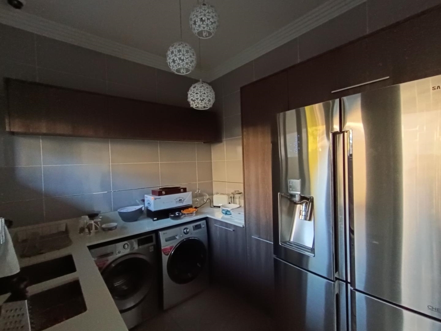 5 Bedroom Property for Sale in Midstream Estate Gauteng