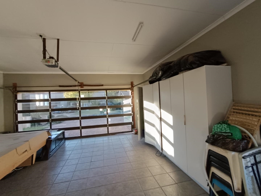 5 Bedroom Property for Sale in Midstream Estate Gauteng