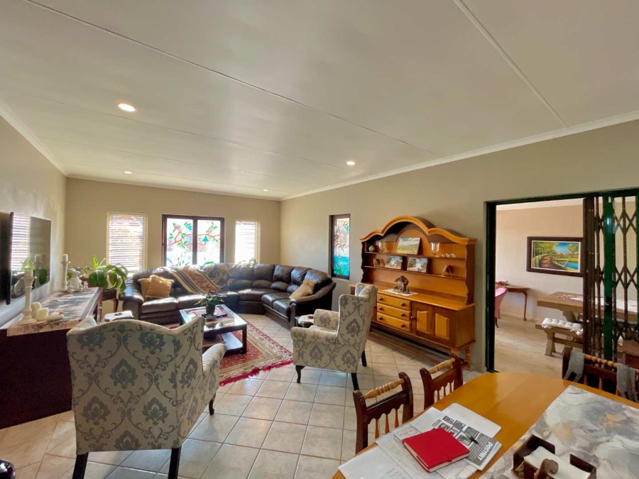 4 Bedroom Property for Sale in Faerie Glen Gauteng