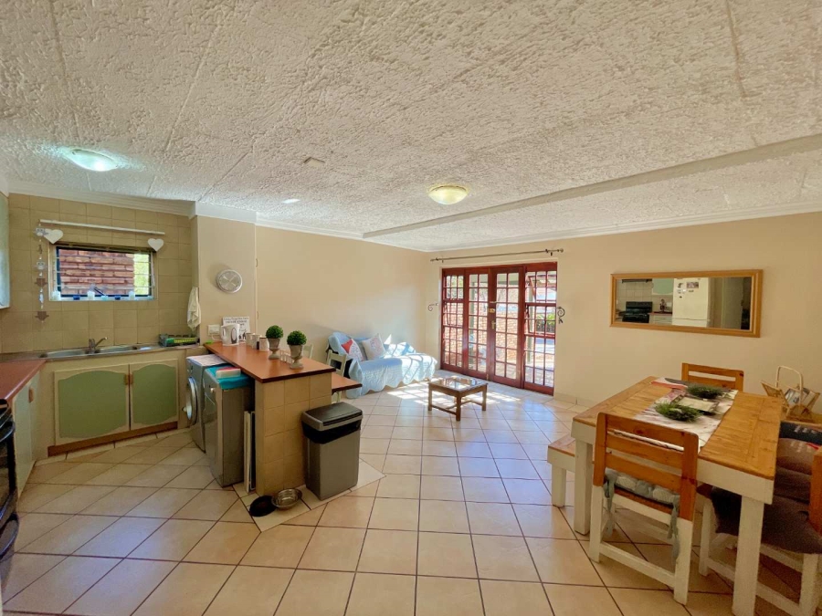 4 Bedroom Property for Sale in Faerie Glen Gauteng