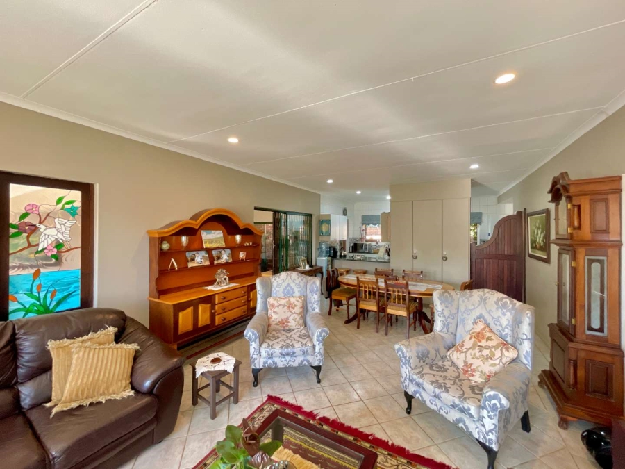 4 Bedroom Property for Sale in Faerie Glen Gauteng