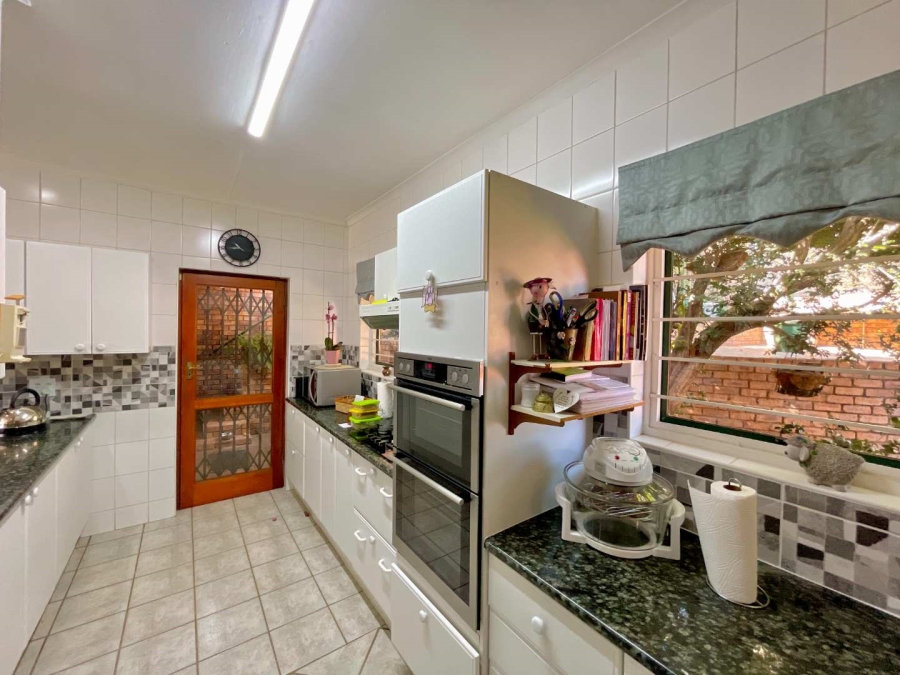 4 Bedroom Property for Sale in Faerie Glen Gauteng
