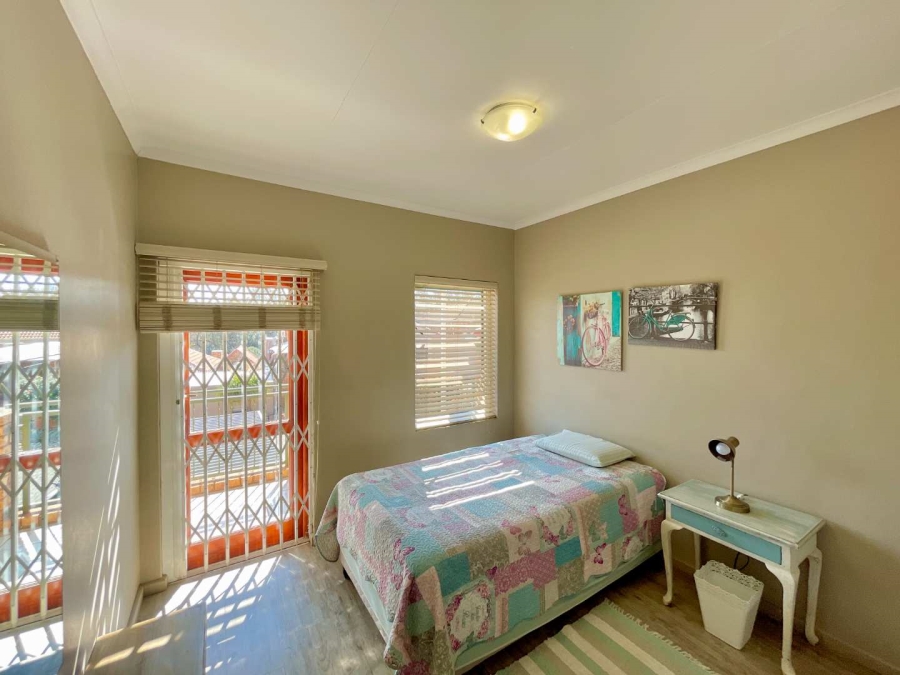 4 Bedroom Property for Sale in Faerie Glen Gauteng