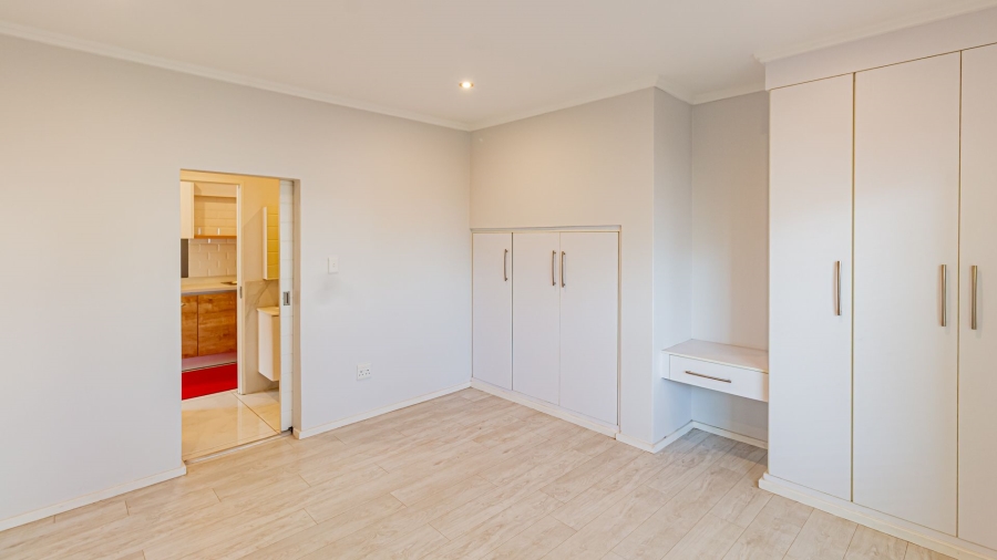 1 Bedroom Property for Sale in Bryanston Gauteng