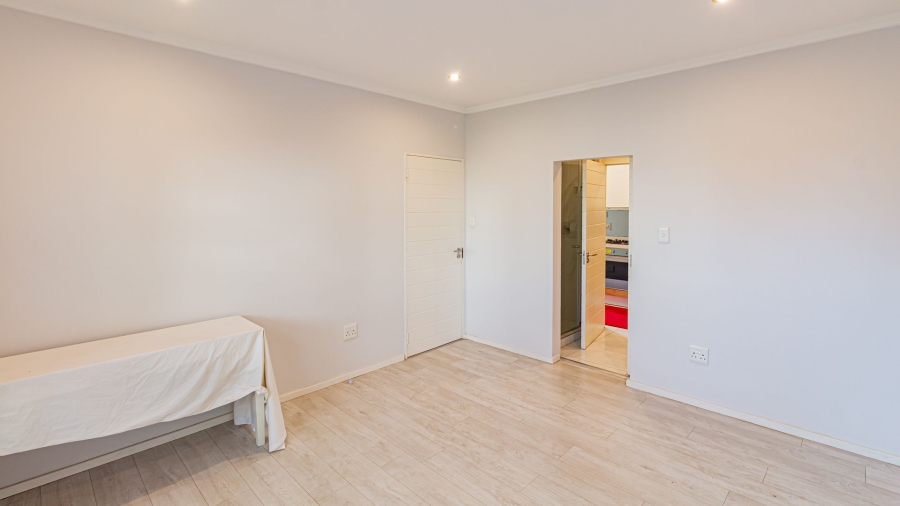 1 Bedroom Property for Sale in Bryanston Gauteng