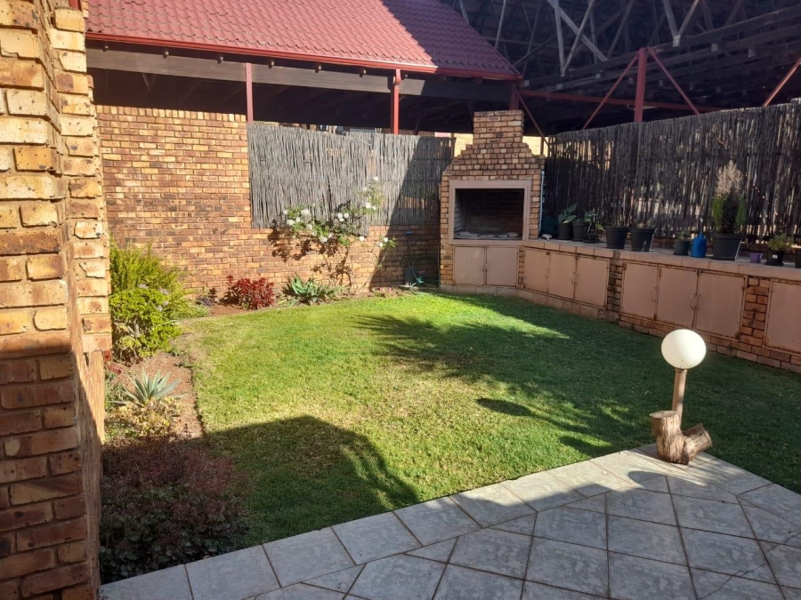 2 Bedroom Property for Sale in Centurion Central Gauteng