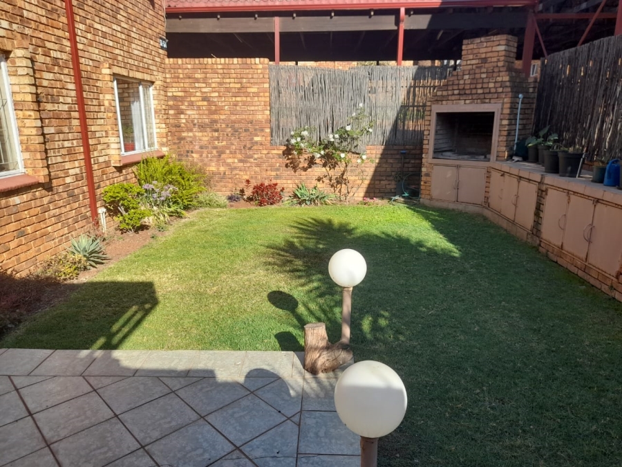 2 Bedroom Property for Sale in Centurion Central Gauteng