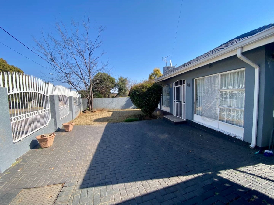 3 Bedroom Property for Sale in Mindalore Gauteng