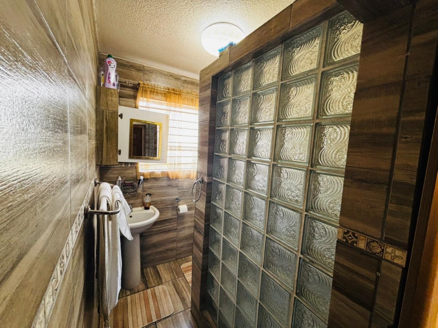 2 Bedroom Property for Sale in Ridgeway Gauteng
