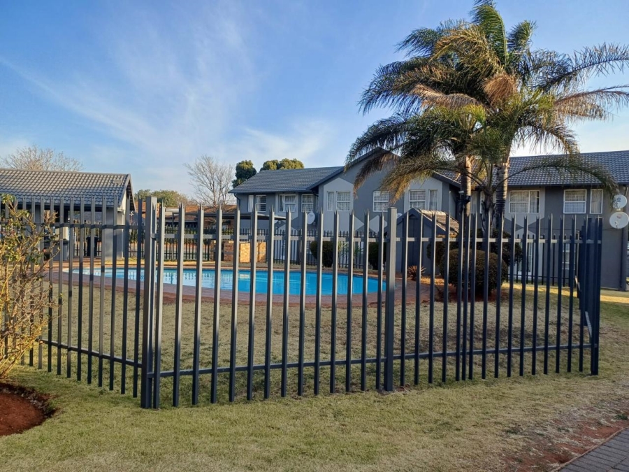 2 Bedroom Property for Sale in Ridgeway Gauteng