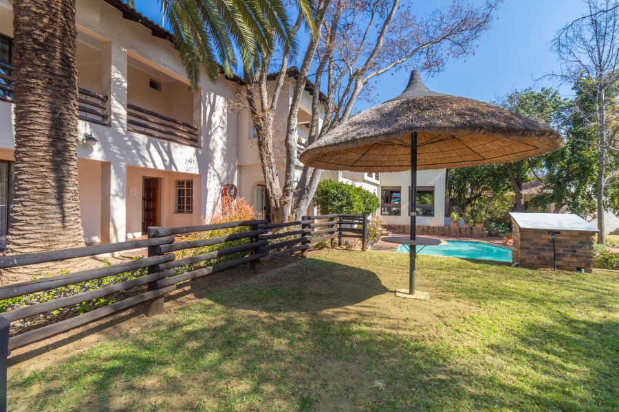6 Bedroom Property for Sale in Magaliessig Gauteng