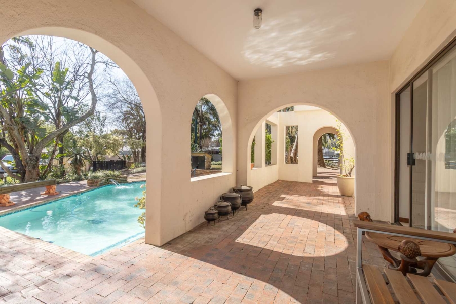 6 Bedroom Property for Sale in Magaliessig Gauteng