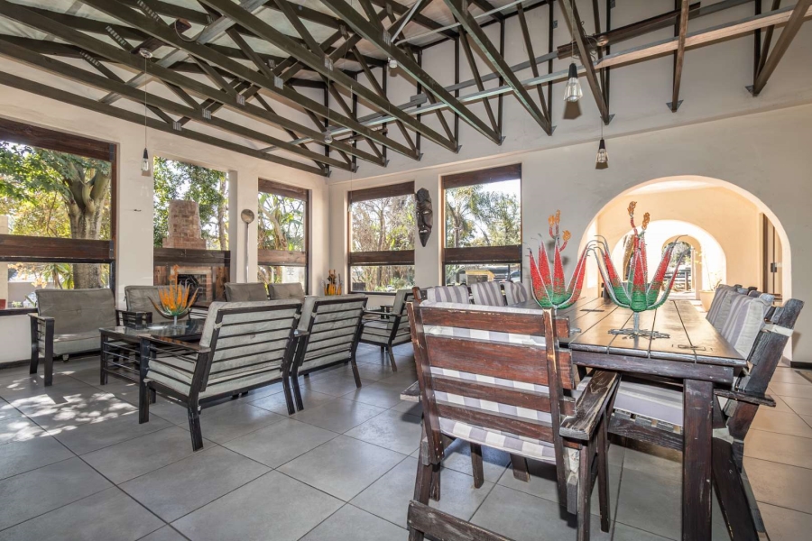 6 Bedroom Property for Sale in Magaliessig Gauteng