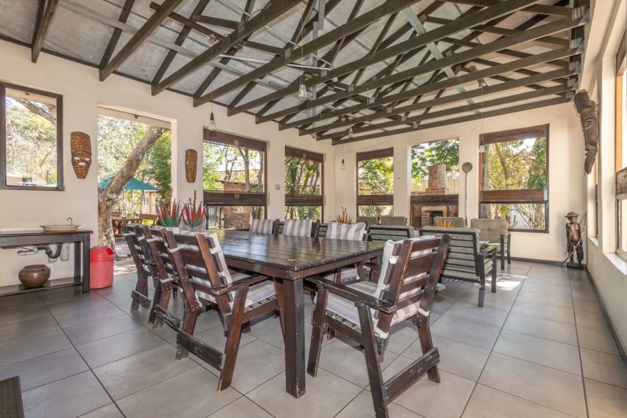 6 Bedroom Property for Sale in Magaliessig Gauteng