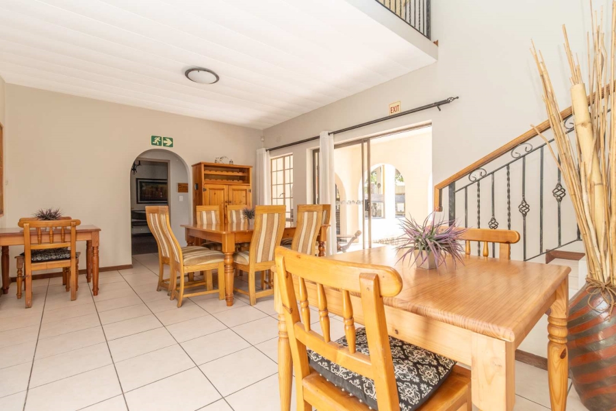 6 Bedroom Property for Sale in Magaliessig Gauteng