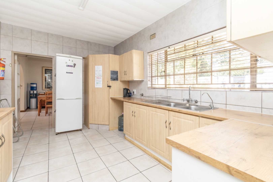 6 Bedroom Property for Sale in Magaliessig Gauteng