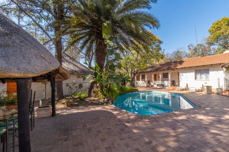 11 Bedroom Property for Sale in Magaliessig Gauteng