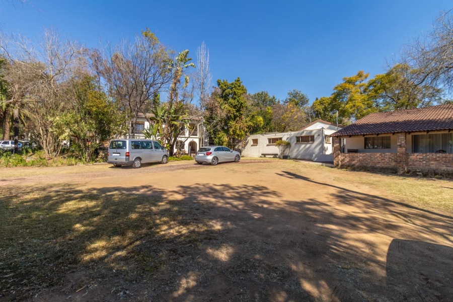 11 Bedroom Property for Sale in Magaliessig Gauteng