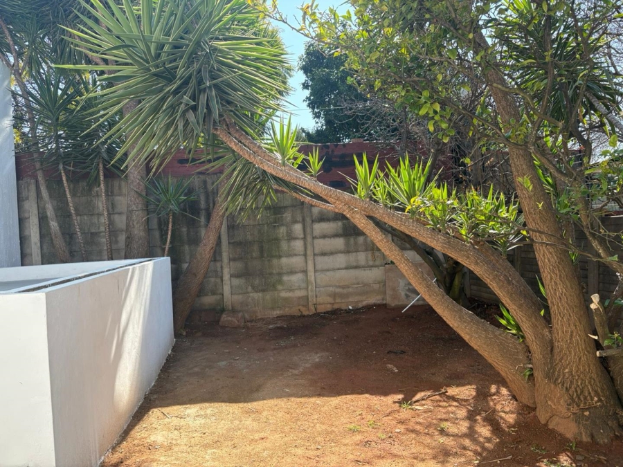 To Let 2 Bedroom Property for Rent in Blairgowrie Gauteng