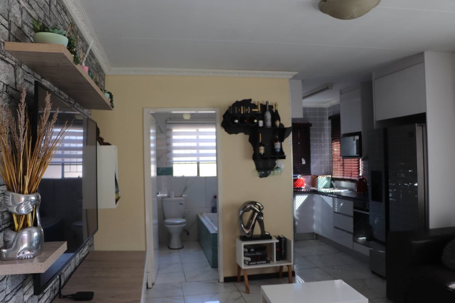 3 Bedroom Property for Sale in Protea Glen Gauteng