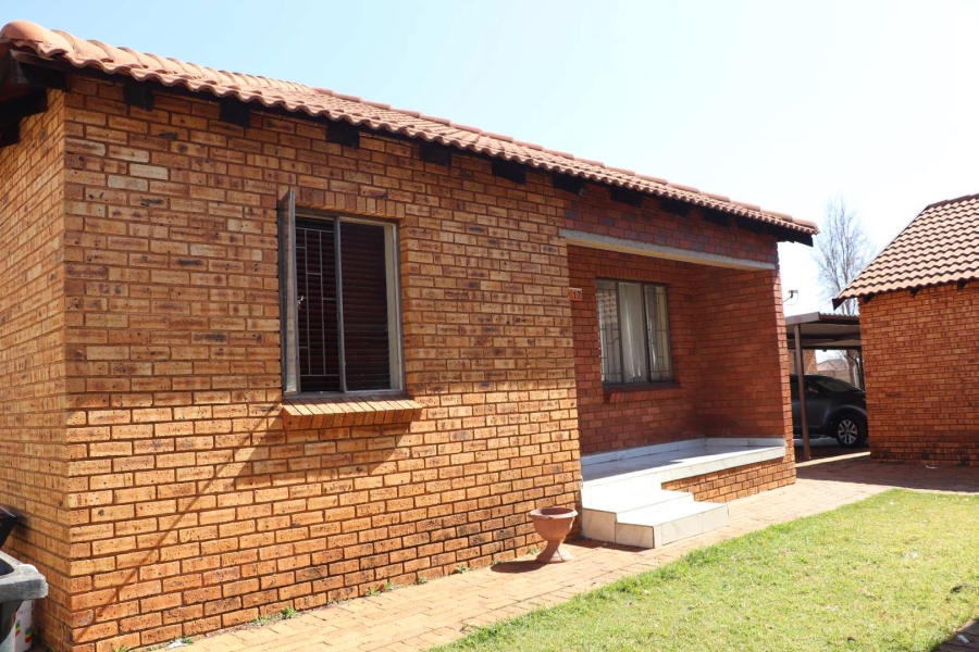 3 Bedroom Property for Sale in Protea Glen Gauteng