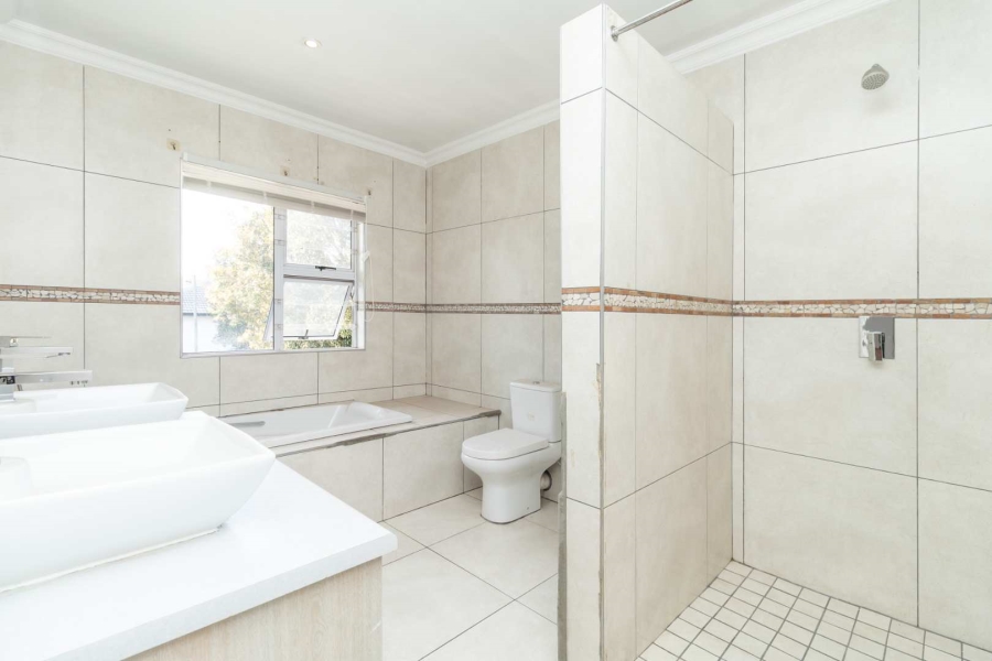 5 Bedroom Property for Sale in Rivonia Gauteng