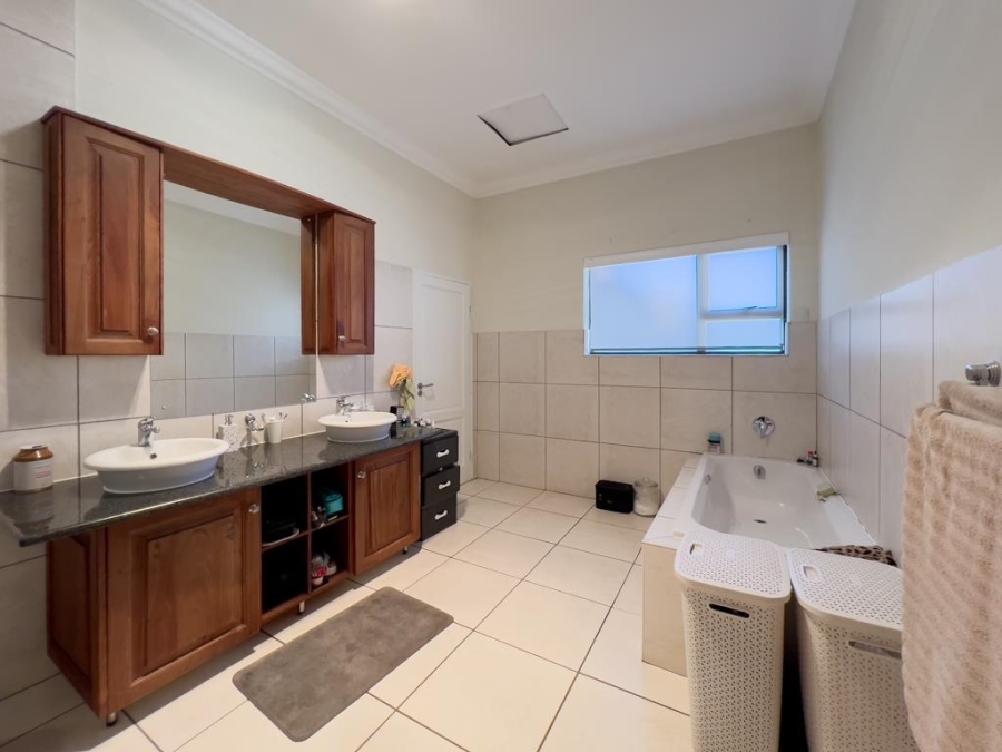 4 Bedroom Property for Sale in Midstream Estate Gauteng