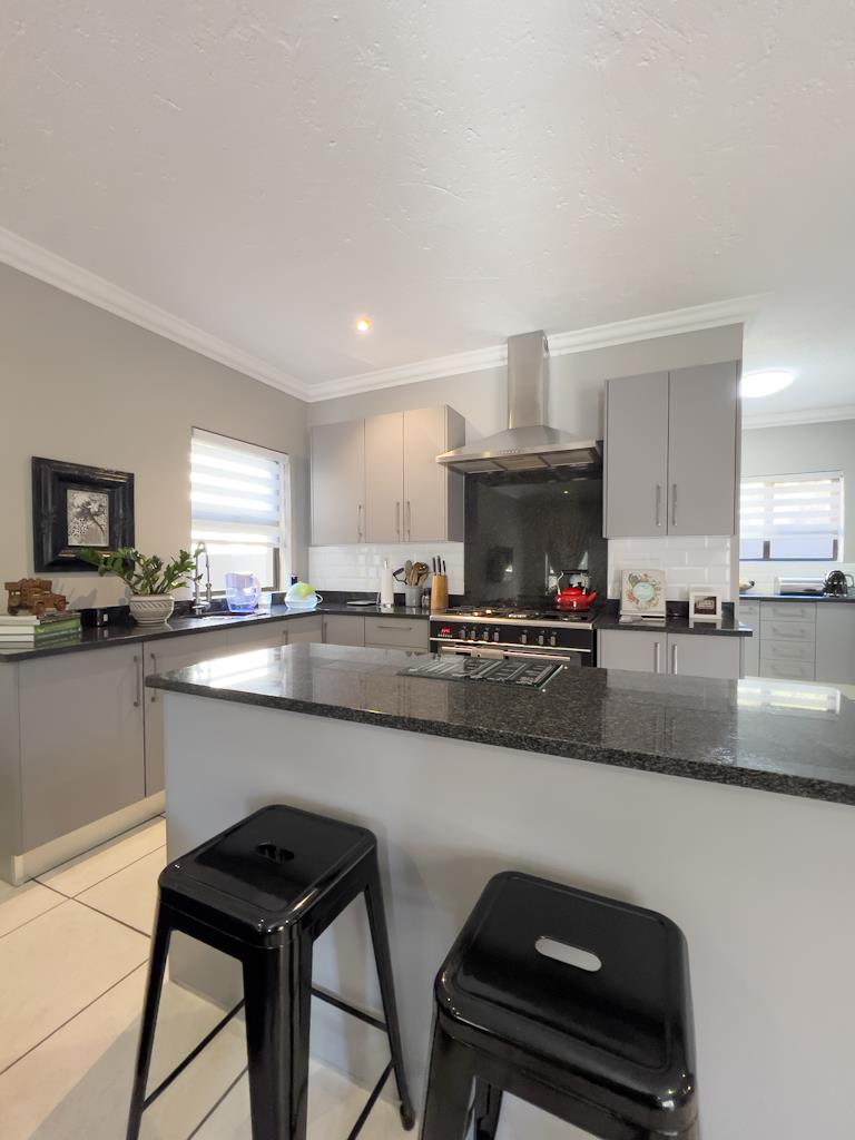4 Bedroom Property for Sale in Midstream Estate Gauteng