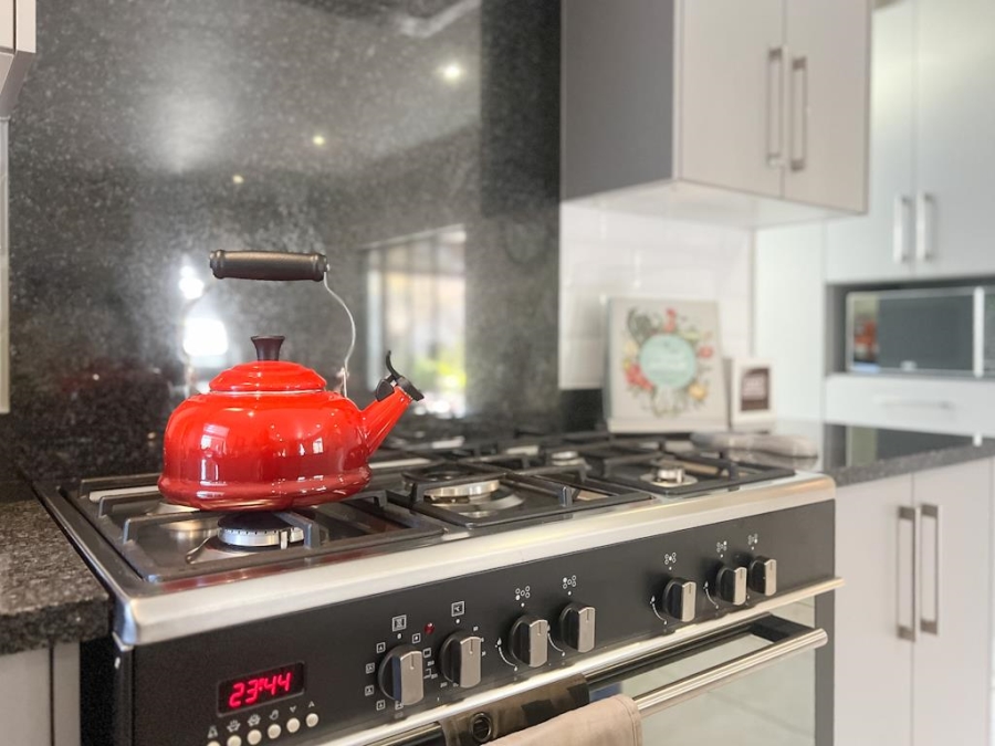 4 Bedroom Property for Sale in Midstream Estate Gauteng