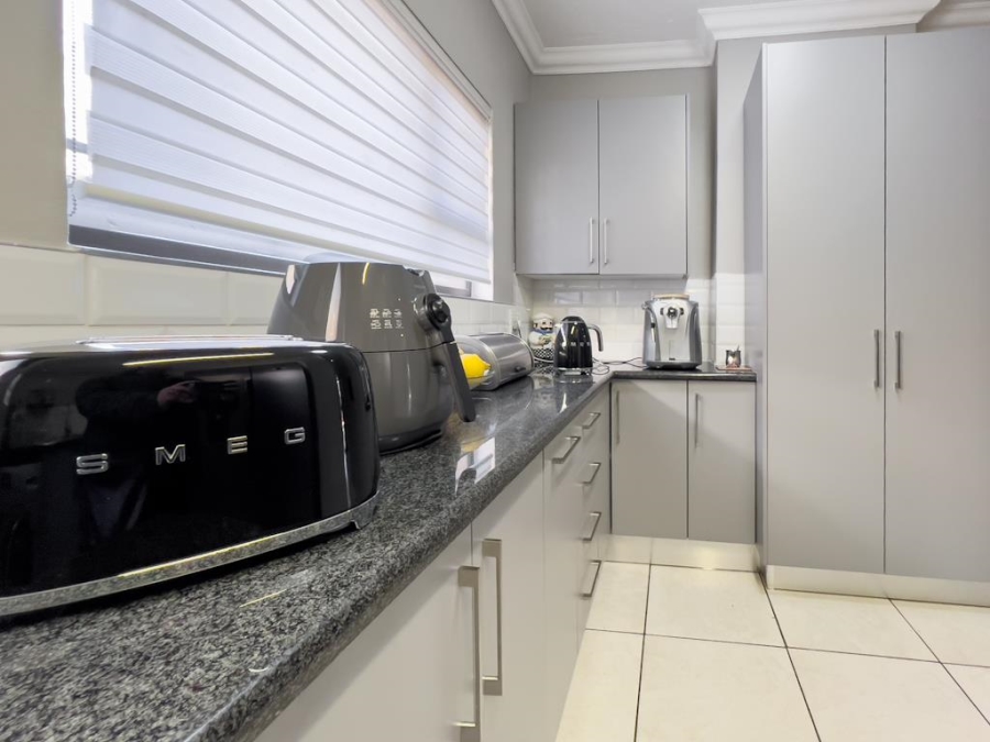 4 Bedroom Property for Sale in Midstream Estate Gauteng