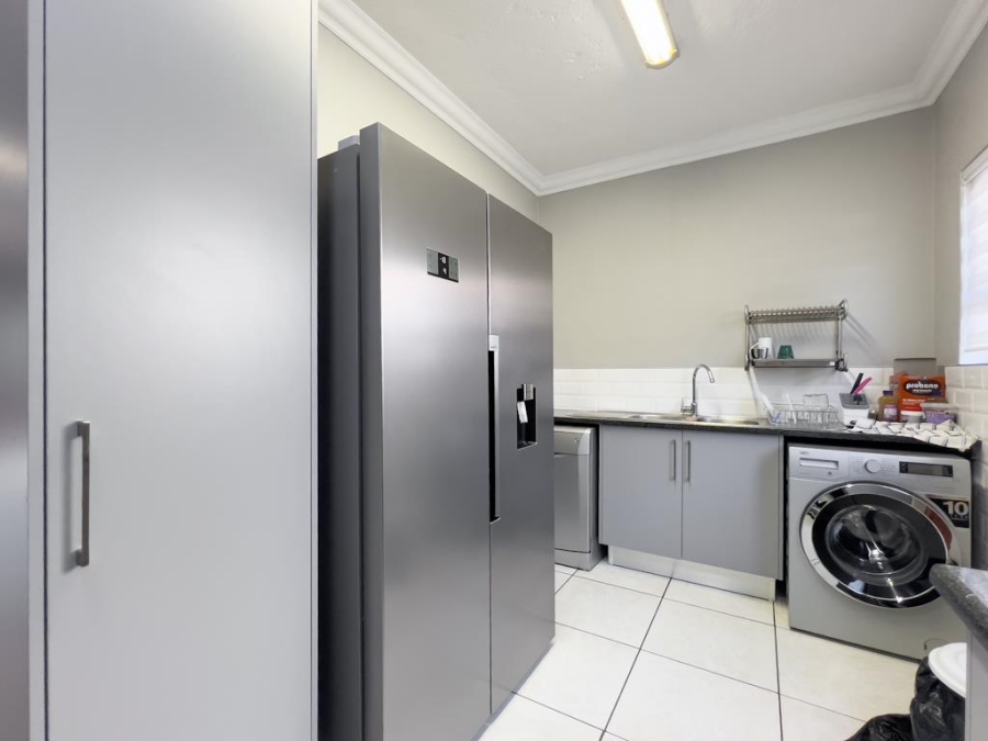 4 Bedroom Property for Sale in Midstream Estate Gauteng
