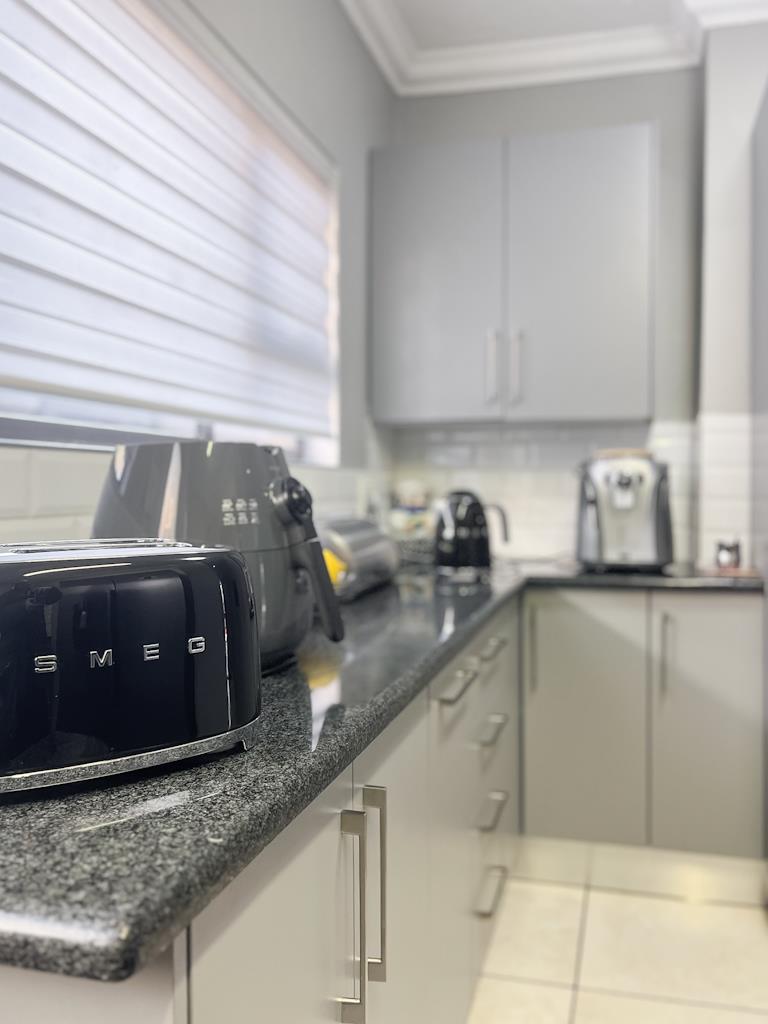 4 Bedroom Property for Sale in Midstream Estate Gauteng